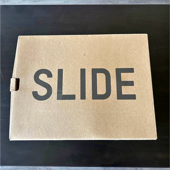 Onyx Yeezy Slides - Picture 1 of 3